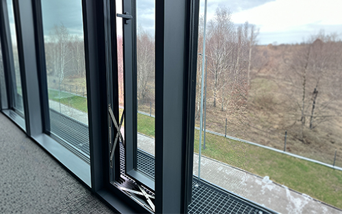 Glass window that can expand and open out from the wall.